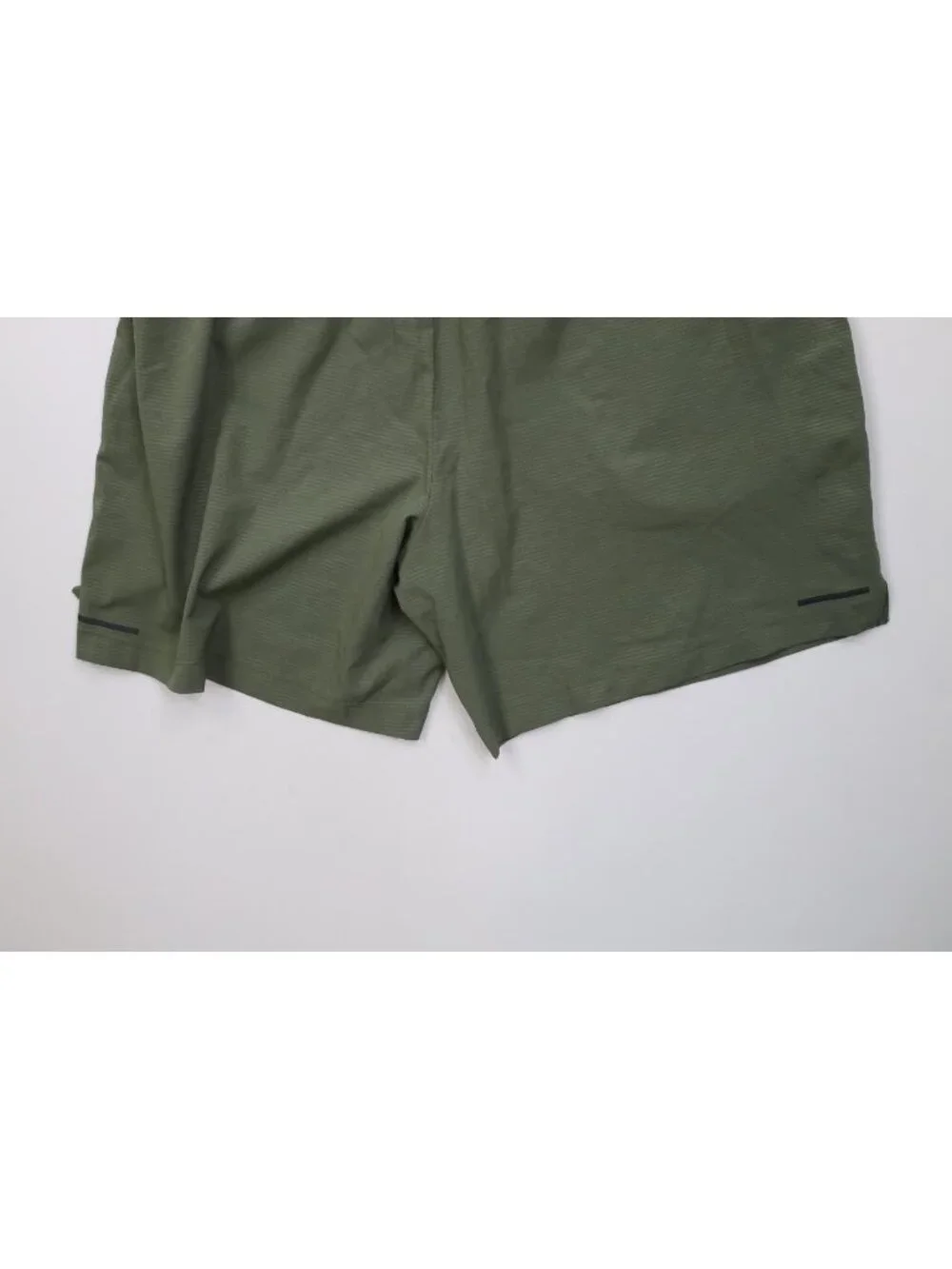Vintage Y2K Asics Mens Large Striped Above Knee Unlined Running Jogging Shorts